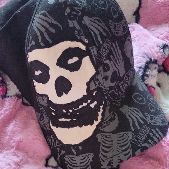 Misfits Hat - Picture 2 of 5